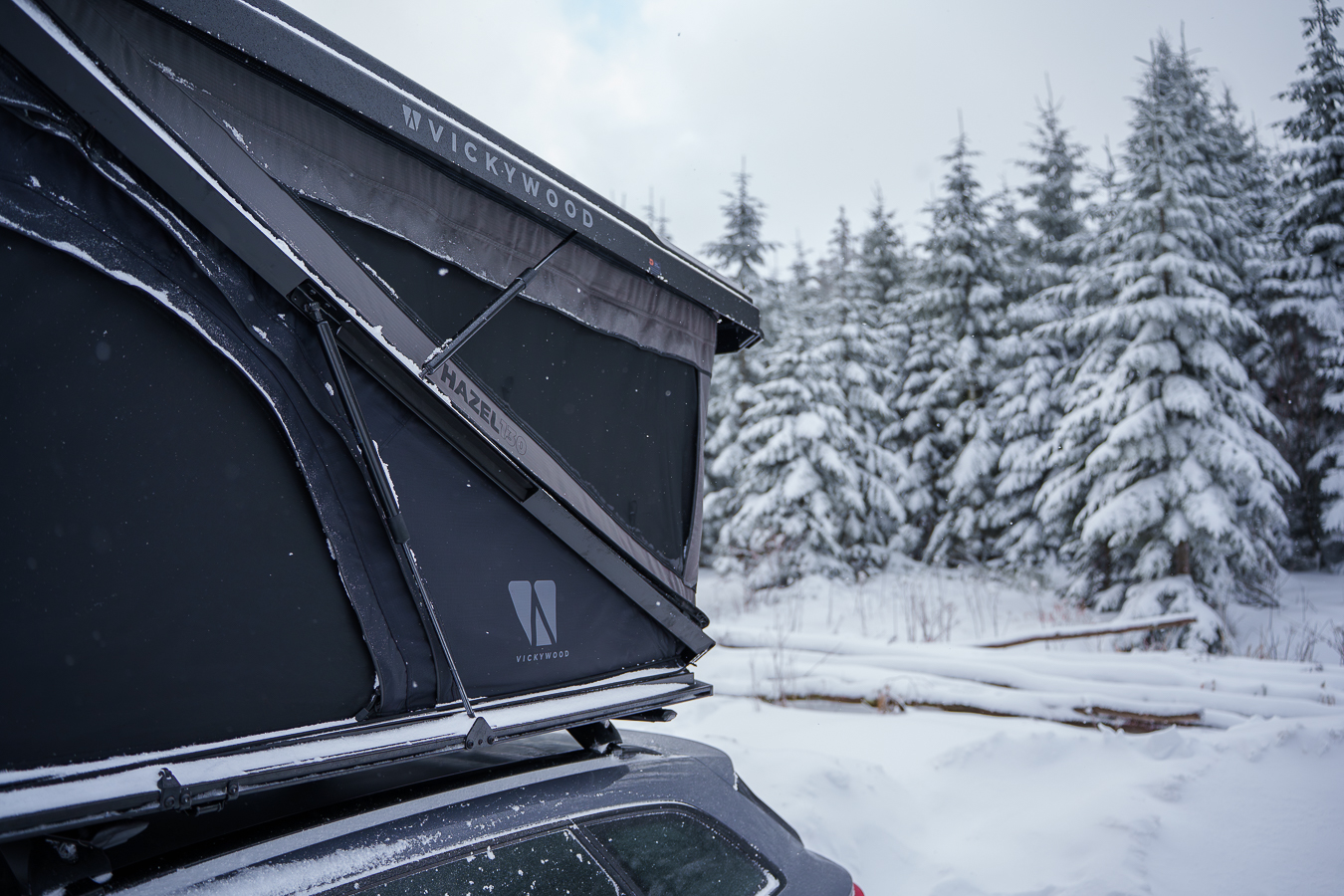 Dachzelt im verschneiten Sauerland